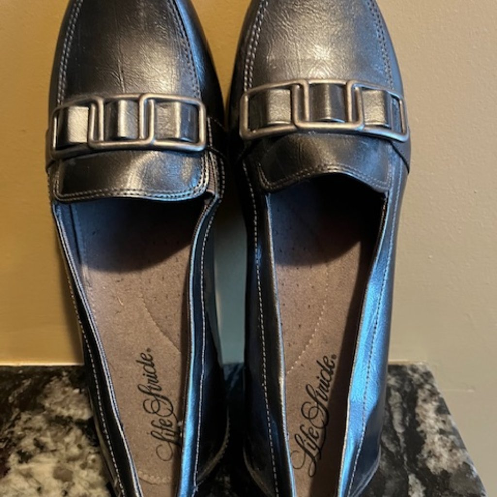 Life Stride Silver Metallic Flats Brand New